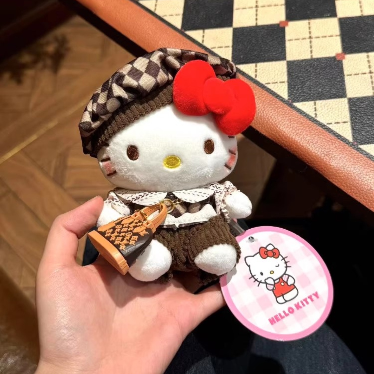 日本正版kitty汽车钥匙扣毛绒玩偶挂饰可爱凯蒂猫包包挂件公仔潮