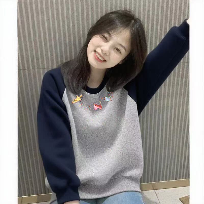 卫衣女长袖圆领拼色插肩袖宽松短款设计加绒学生显瘦套头保暖上衣