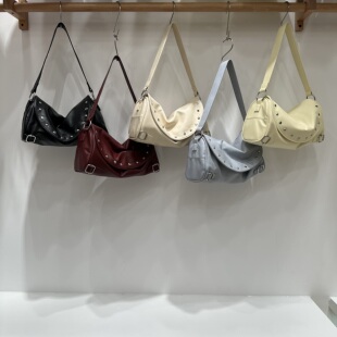 单肩腋下女包包 潮酷高级感铆钉设计简约软皮个性 欧比 欧美风时尚