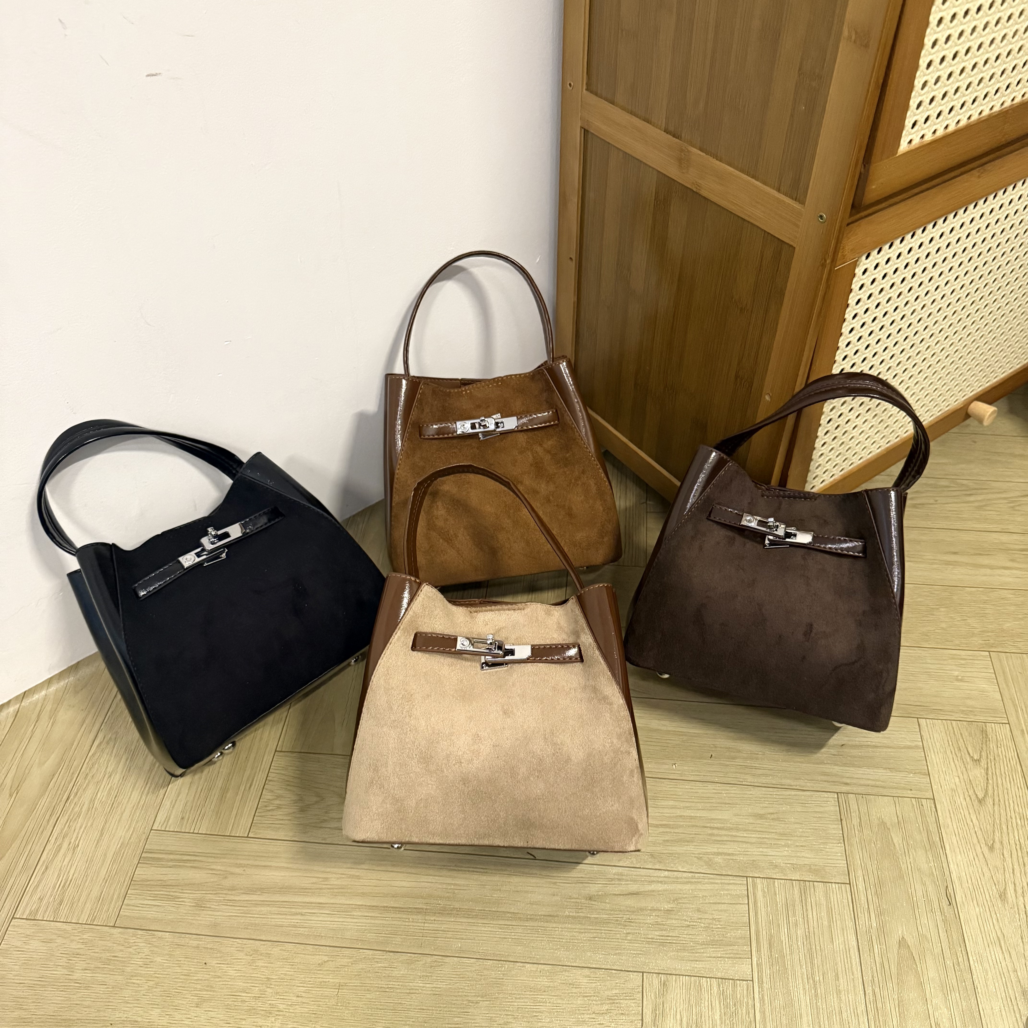 麂皮绒美拉德手提斜挎菜篮子包