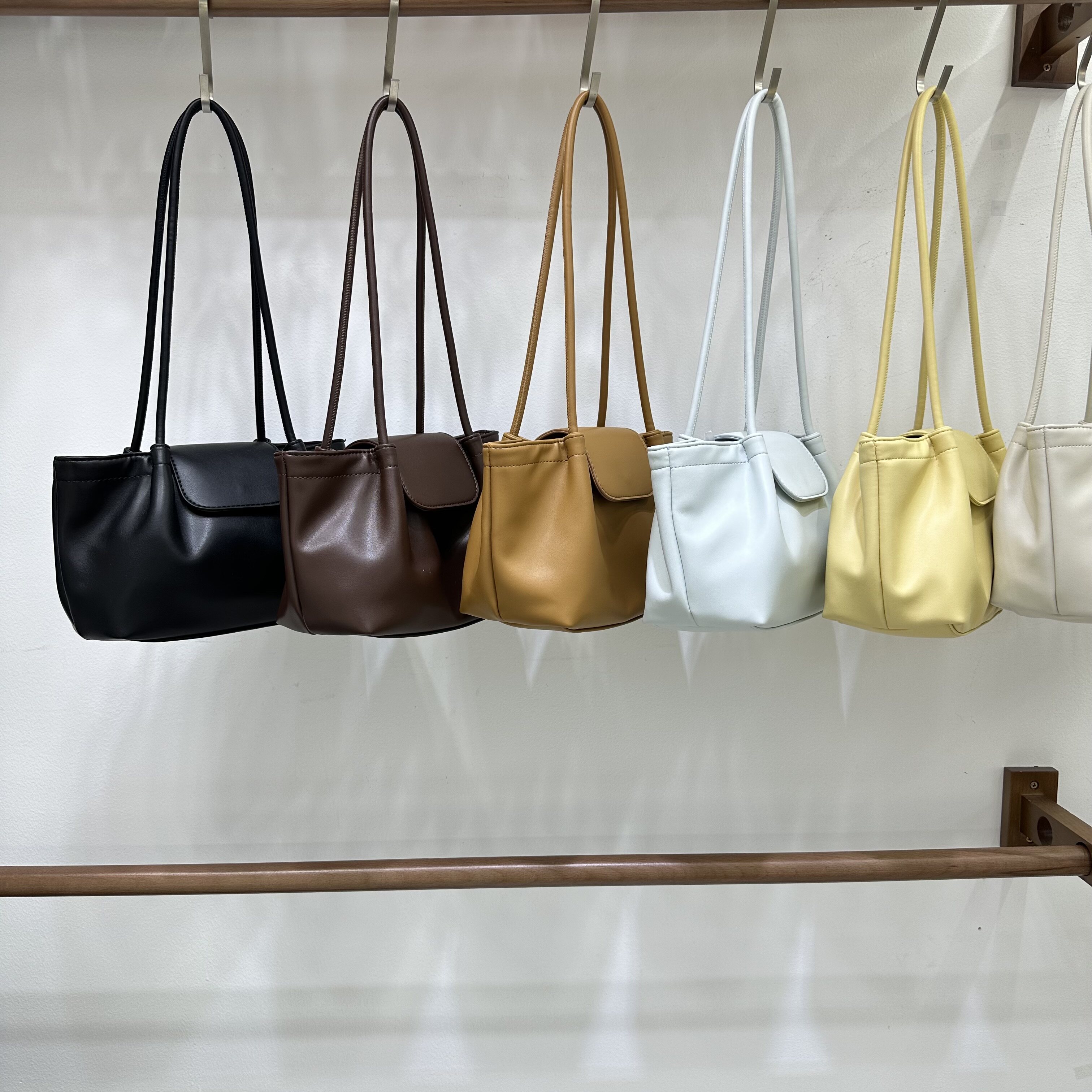 欧比 2026开春新品糖果色极简风通勤托特包大容量时尚单肩腋下包