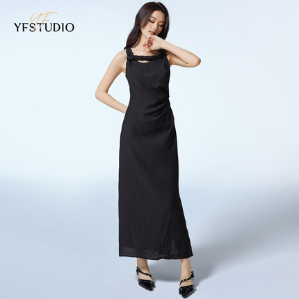 YF黑色吊带裙绝美别致设计感小黑裙女打褶扭结肩带a字长裙连衣裙