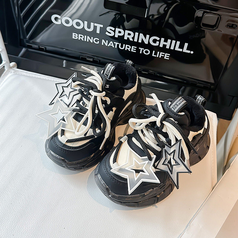 男女童洋气免系带运动鞋星星小女孩透气老爹鞋2026春夏新款休闲鞋