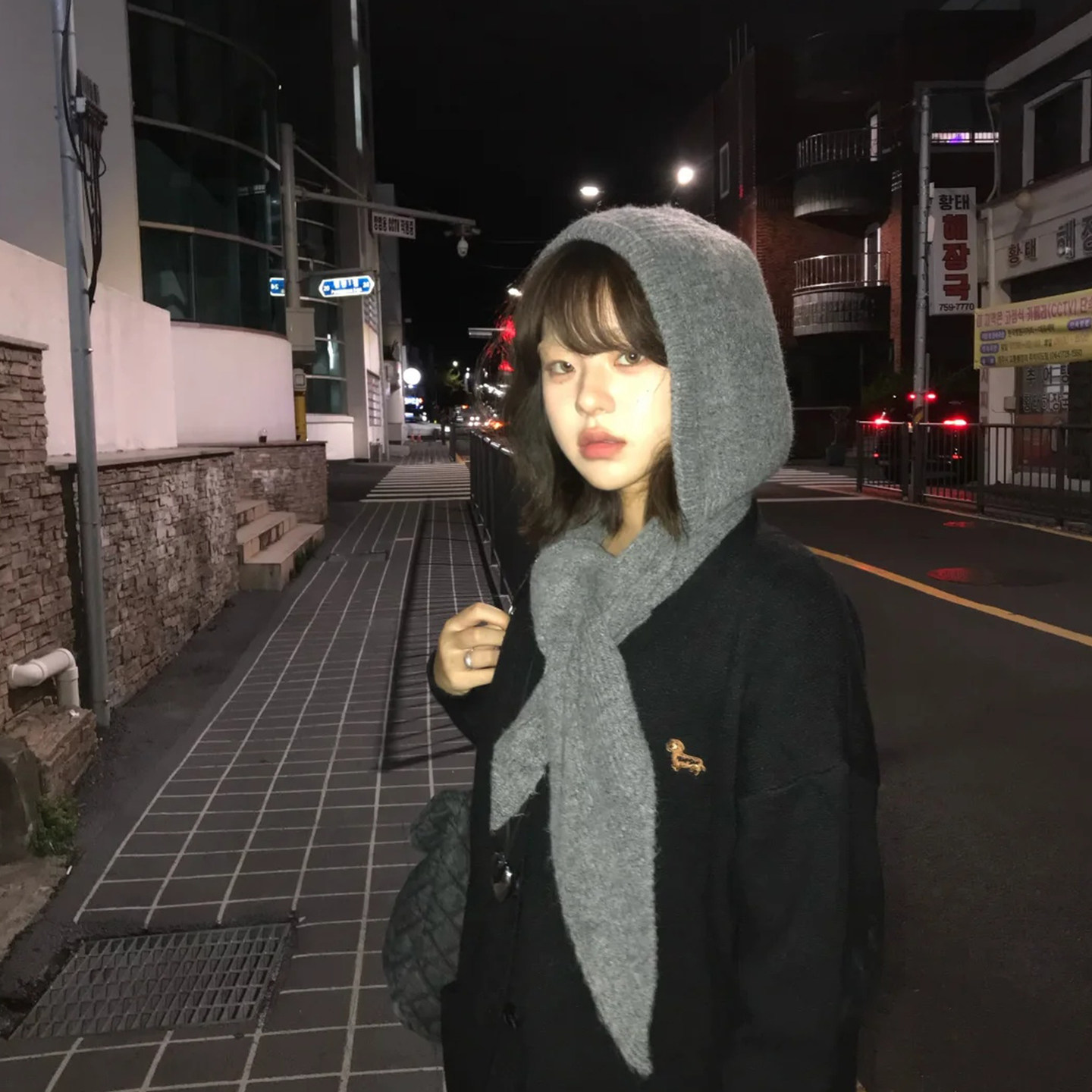小众设计灰色连帽围巾一体针织帽帽子