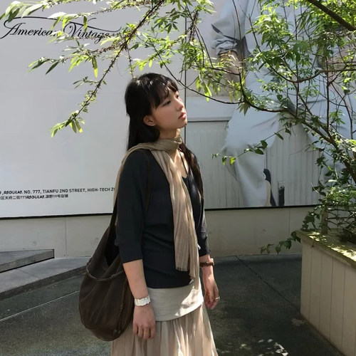 浅卡色肌理棉麻围巾女春秋薄款简约日系温柔长款百搭透气流苏披肩