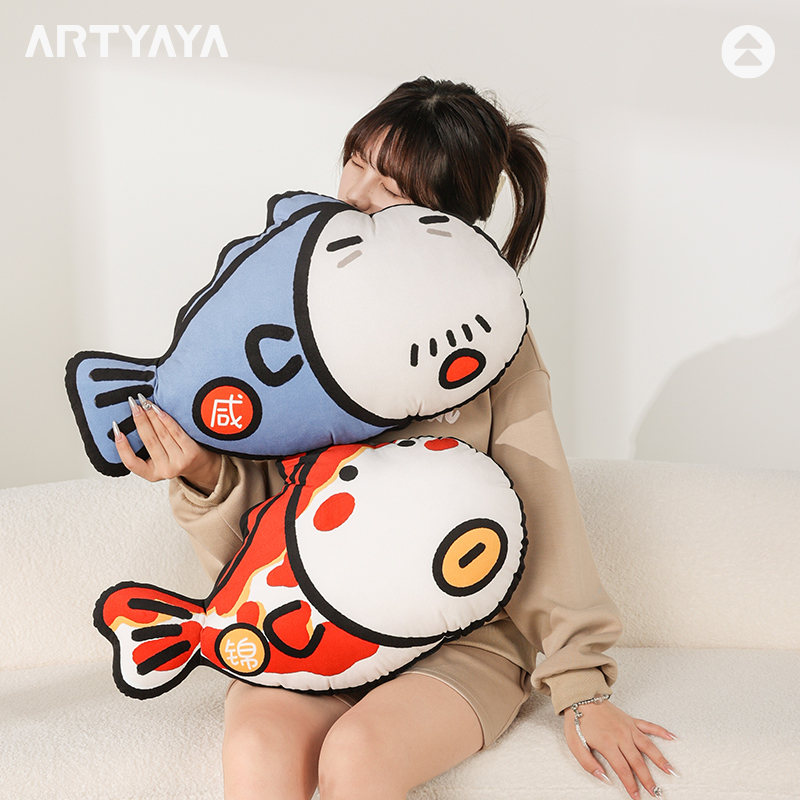 艺术鸭小蔻锦鲤咸鱼靠垫