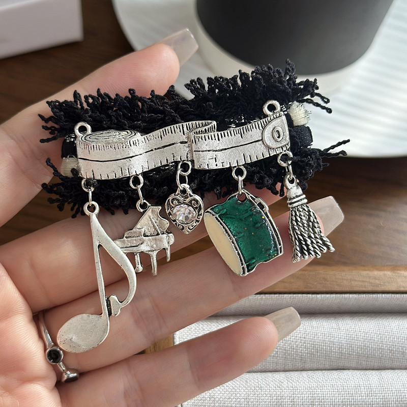 秋冬新款复古毛绒胸针钢琴音符流苏别针小众设计感西装外套配饰品,饰品/流行首饰/时尚饰品新,胸针,淘宝优惠券,粉丝福利购,淘宝优惠卷