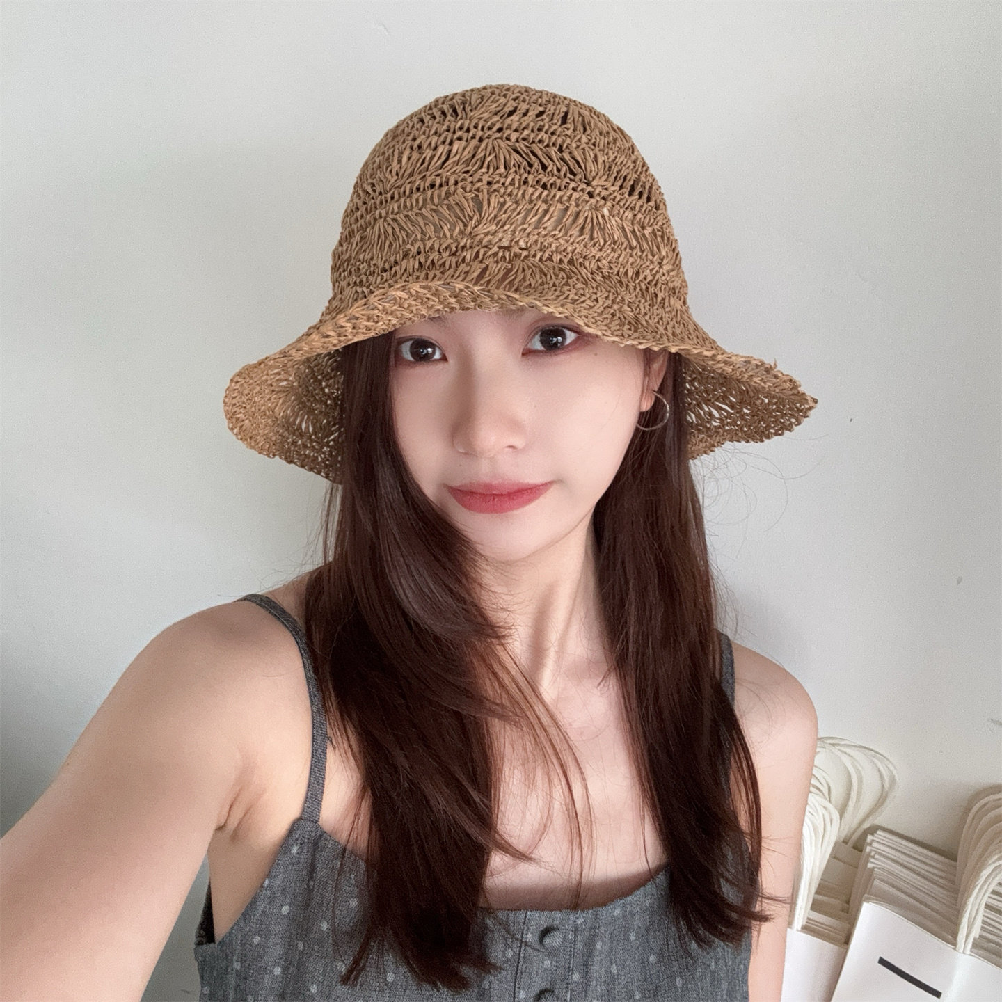 春夏季简约纯色手工草编渔夫帽女休闲大檐镂空遮阳草帽度假沙滩帽