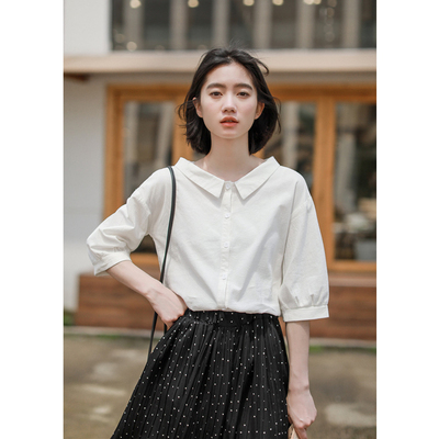 小心机翻领露锁骨简约白衬衫