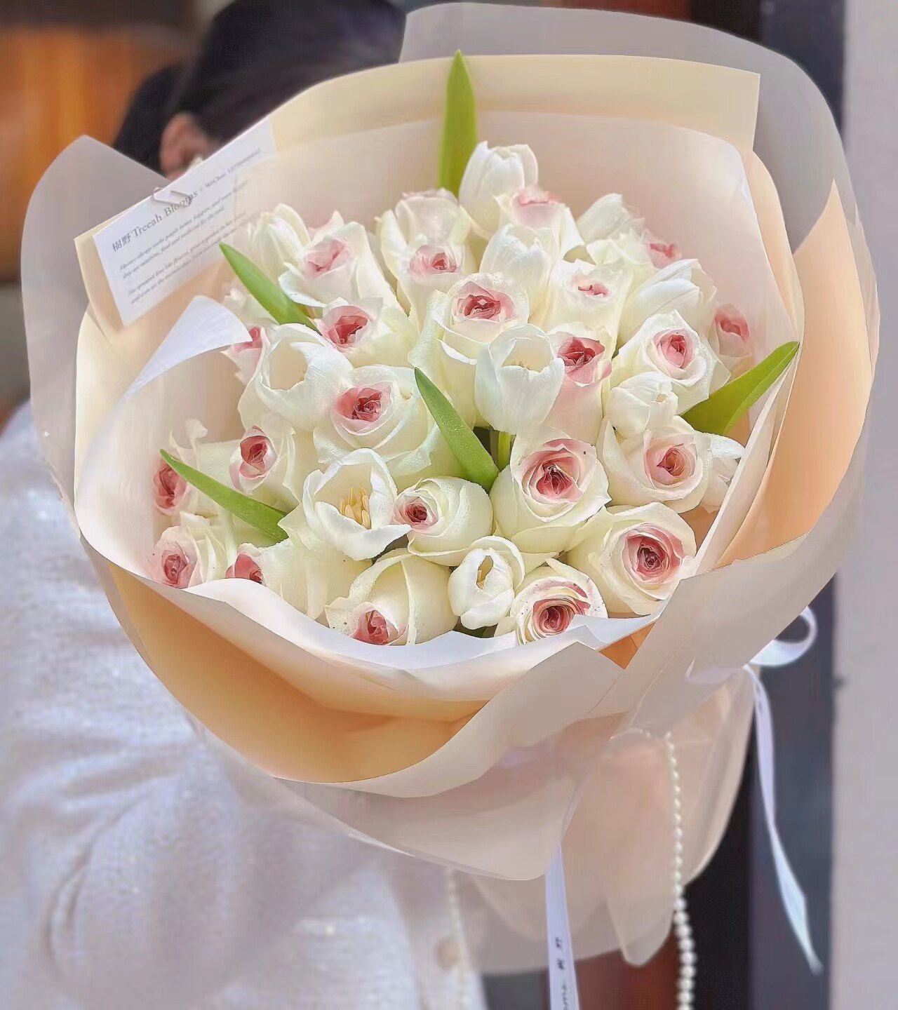西安花店同城送花白桃乌龙郁金香花束三八节情人节生日闺蜜表白花