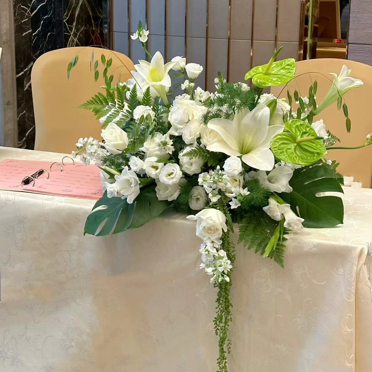 西安花店同城送花商务演讲台签到台记者会宴会发布会年会会议桌花