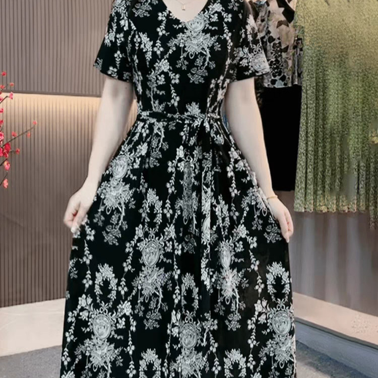 中老年洋气漂亮妈妈连衣裙女士2025新款夏季宽松印花短袖V领裙子