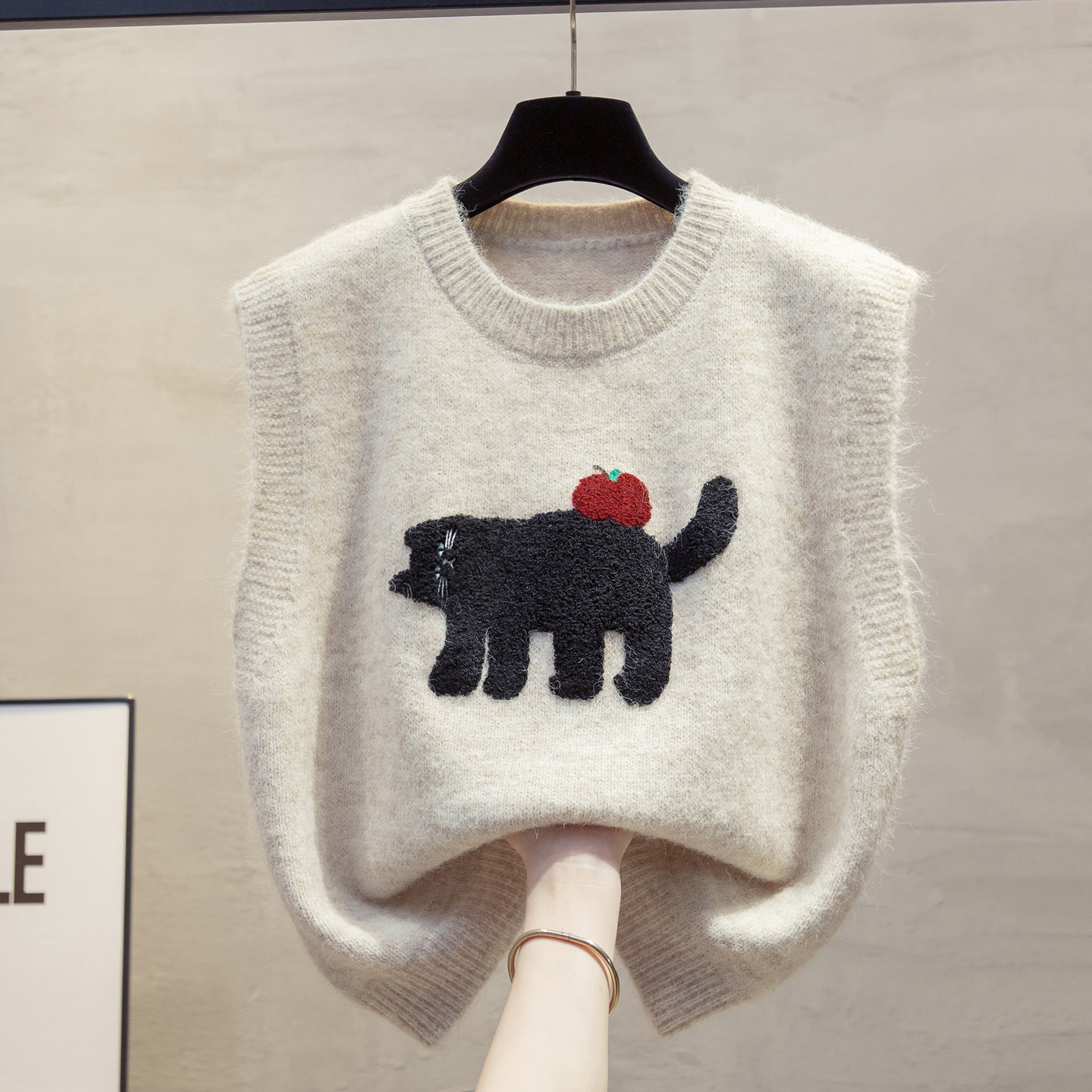 绣花圆领针织马甲背心女2025秋冬新款宽松外穿马夹叠穿毛衣坎肩潮,女装/女士精品,马夹,淘宝优惠券,粉丝福利购,淘宝优惠卷