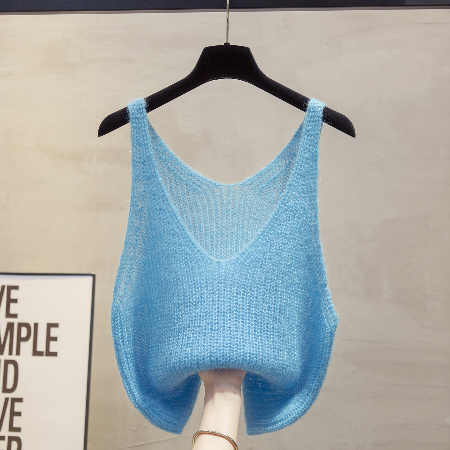 马海毛v领针织马甲背心女2026春秋新款外穿马夹叠穿短毛衣坎肩潮