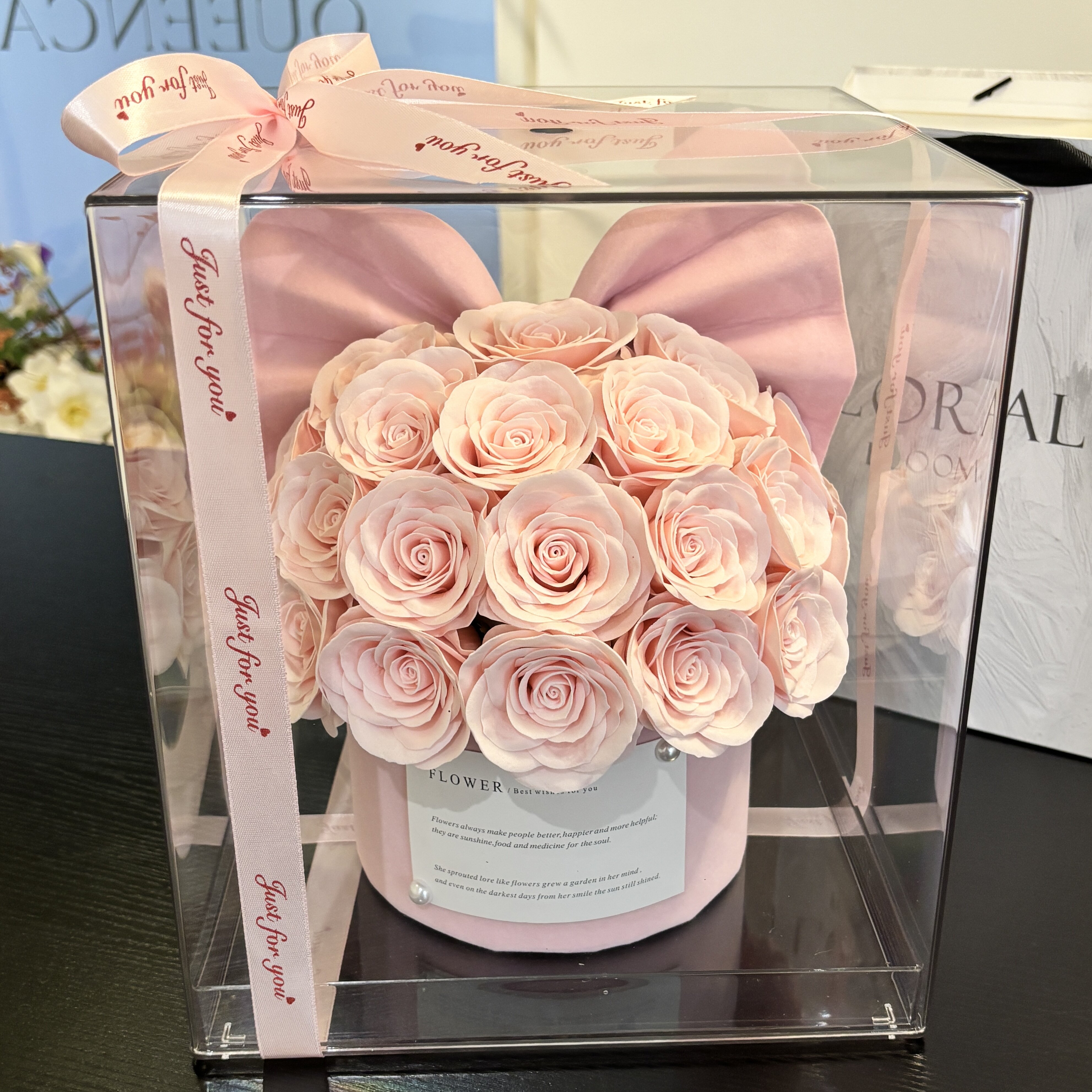 520永生花玫瑰抱抱桶透明亚克力花盒花束生日礼物礼盒情人节成品