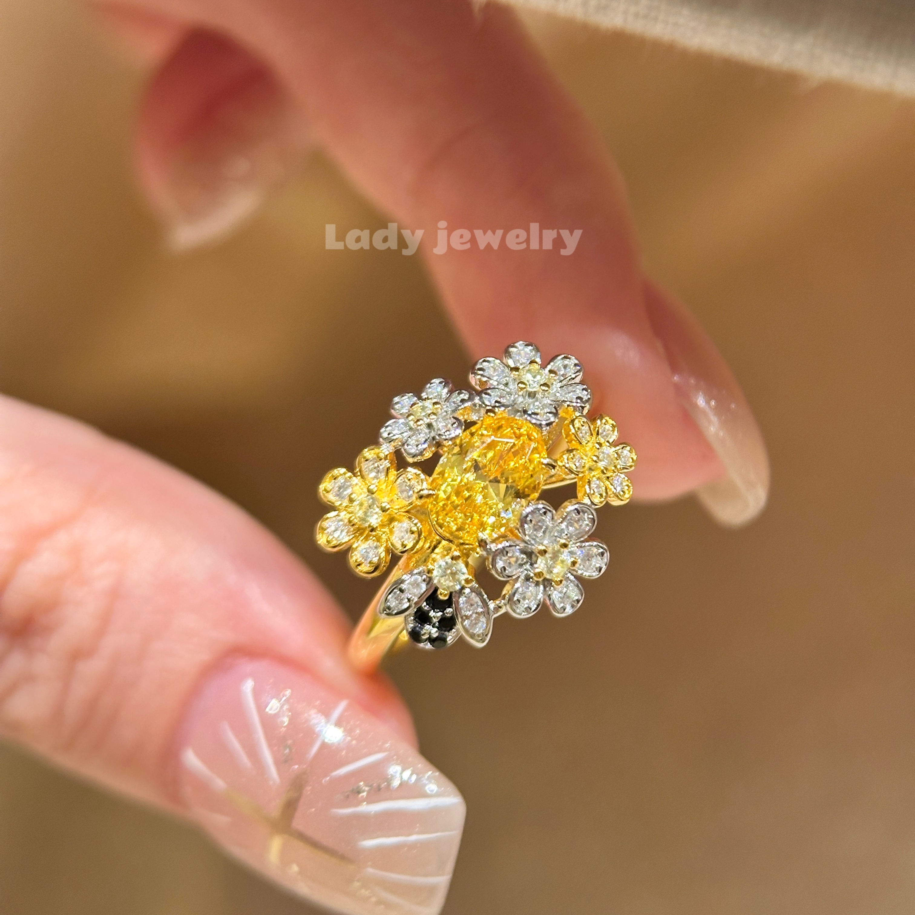 蕾迪「花园派对」黄钻小雏菊戒指
