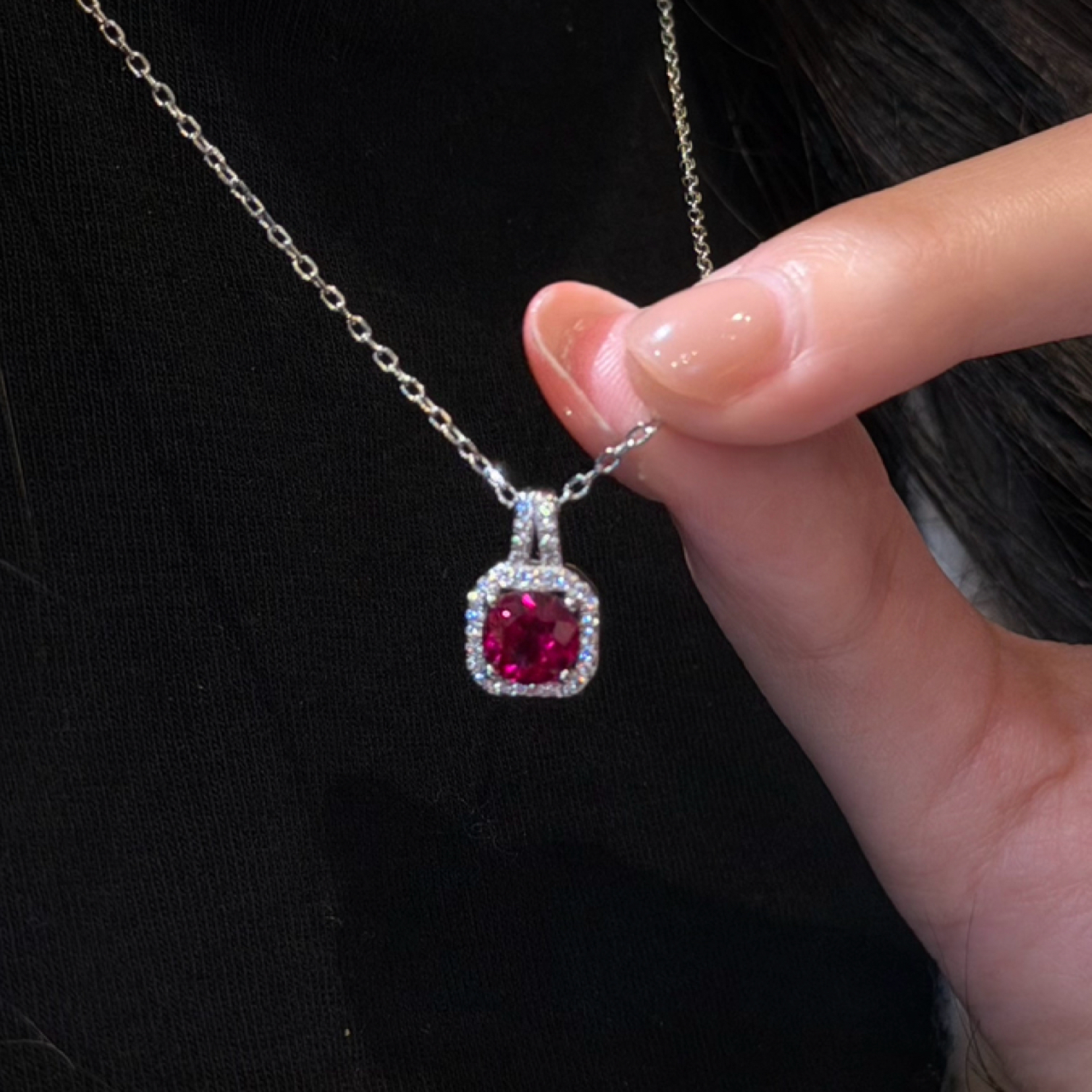 蕾迪「方包项链」经典小提包吊坠