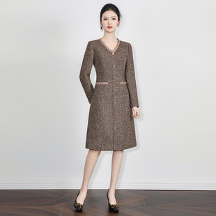 高级感气质名媛镶钻领金线羊毛呢小香风连衣裙收腰显瘦中长裙冬款