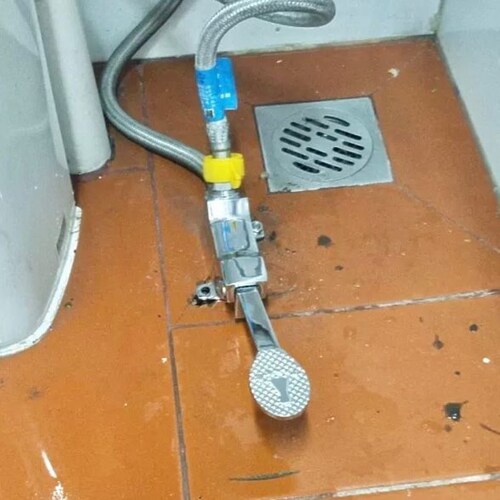 脚踩龙头开关医院用面盆食品厂实验室黄铜脚踏式工厂水龙头单冷
