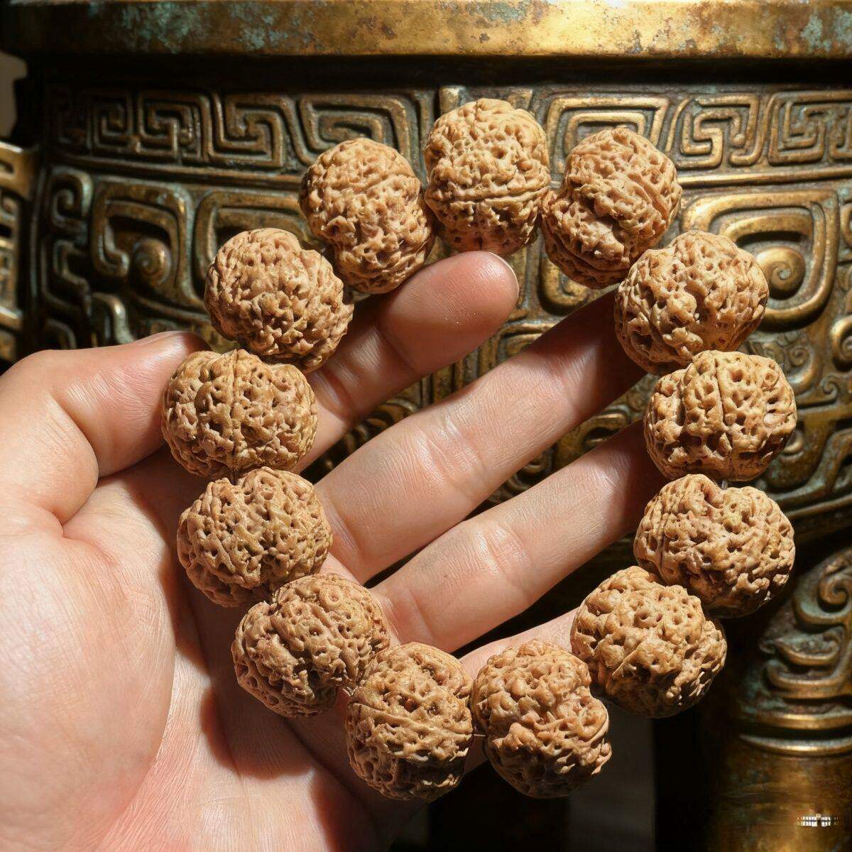 尼泊尔五星双龙暴肉蜂王金刚手串矮桩飞碟纽扣南瓜桩男士女士菩提