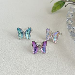 儿童立体蝴蝶戒指小众设计小女孩渐变彩色水晶指环首饰品宝宝礼物