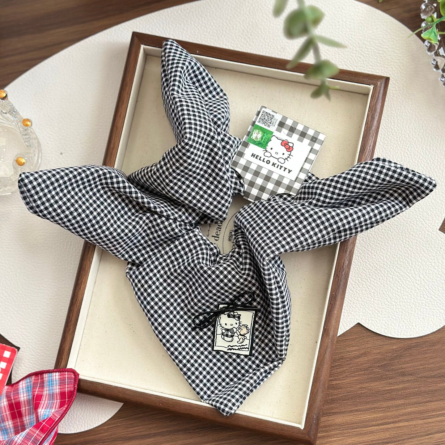 凯蒂猫经典黑白格纹方形大肠发圈