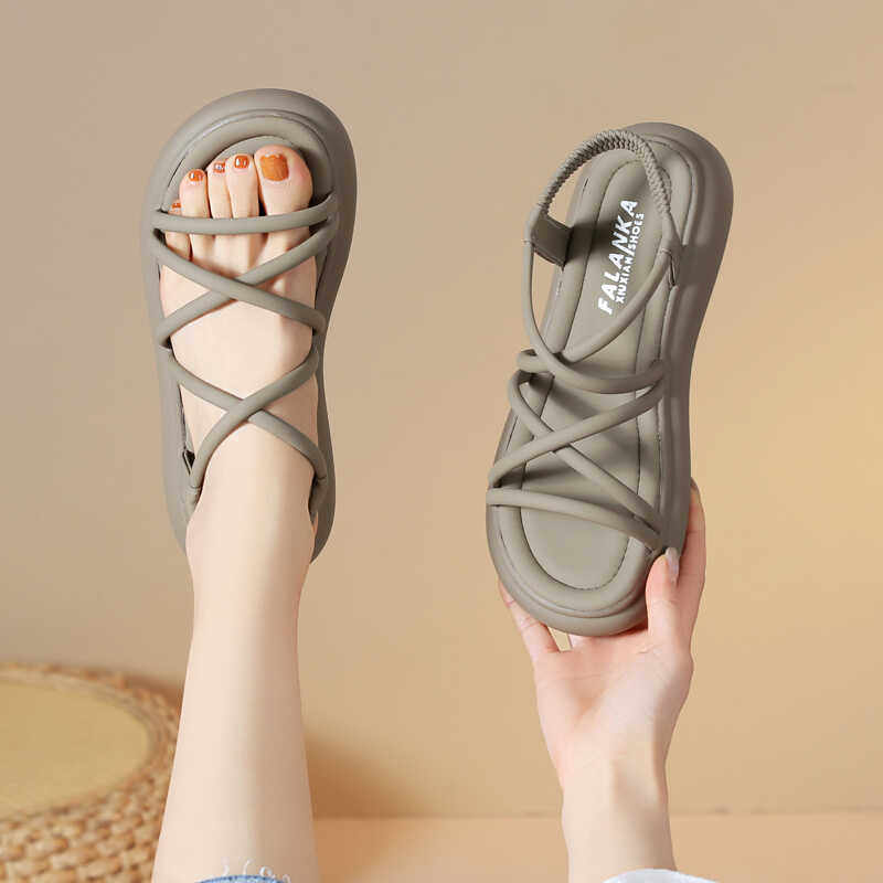 平底软底运动凉鞋女夏外穿仙女风配裙三亚旅游海边沙滩凉鞋大码41