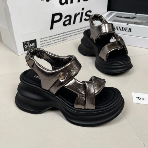 品牌真皮厚底增高凉鞋女夏2026新款配裙子露趾休闲松糕罗马沙滩鞋