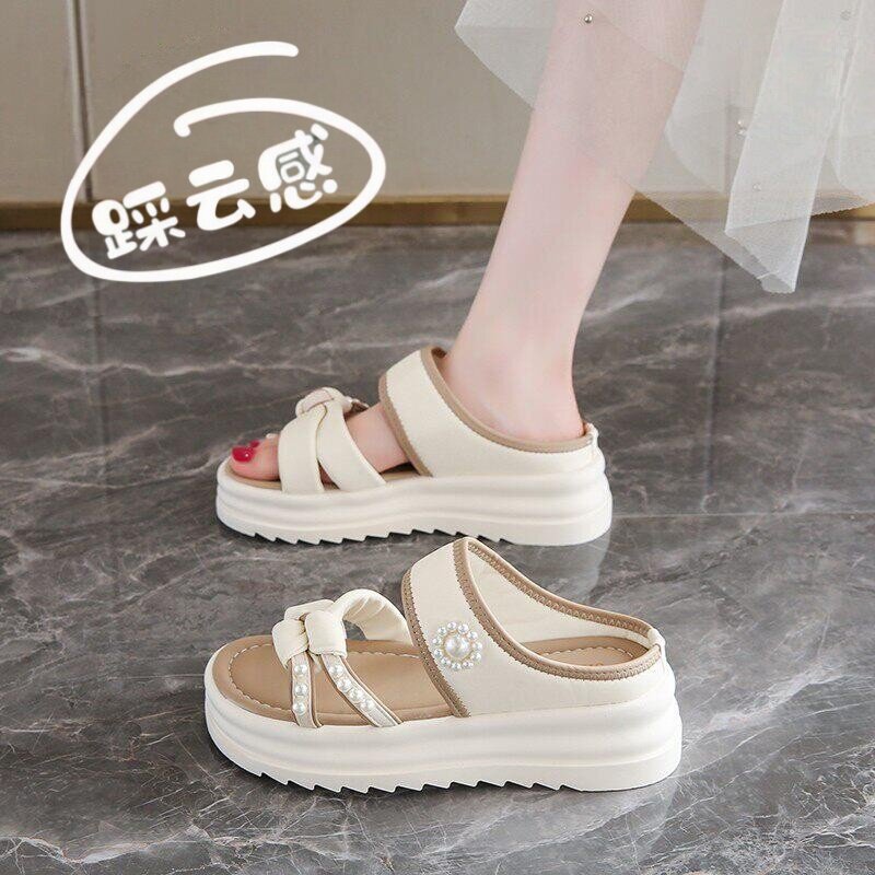 品牌真皮厚底增高凉拖鞋女夏外穿2026新款软底配裙子沙滩一字拖鞋