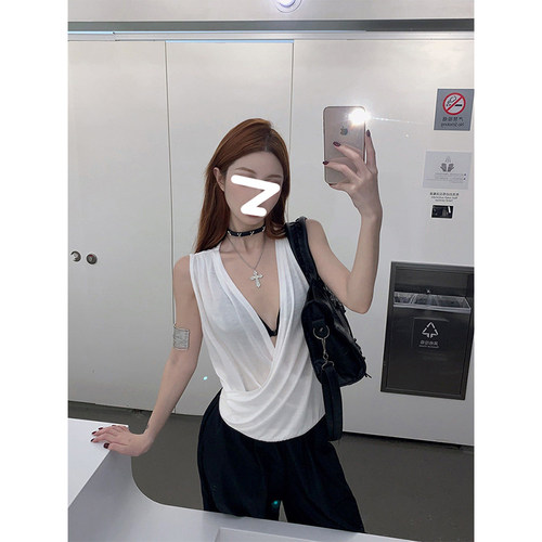 低领交叉无袖背心微透叠穿上衣女