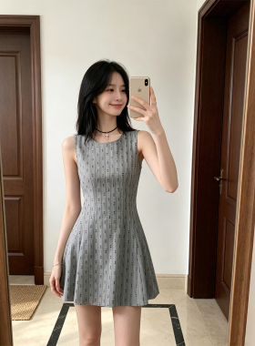 BERUN 复古灰色气质波点无袖背心连衣裙女收腰显瘦通勤A字短裙子