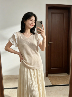 BERUN 韩系辣妹蕾丝拼接小飞袖针织背心女装V领宽松显瘦绝美上衣