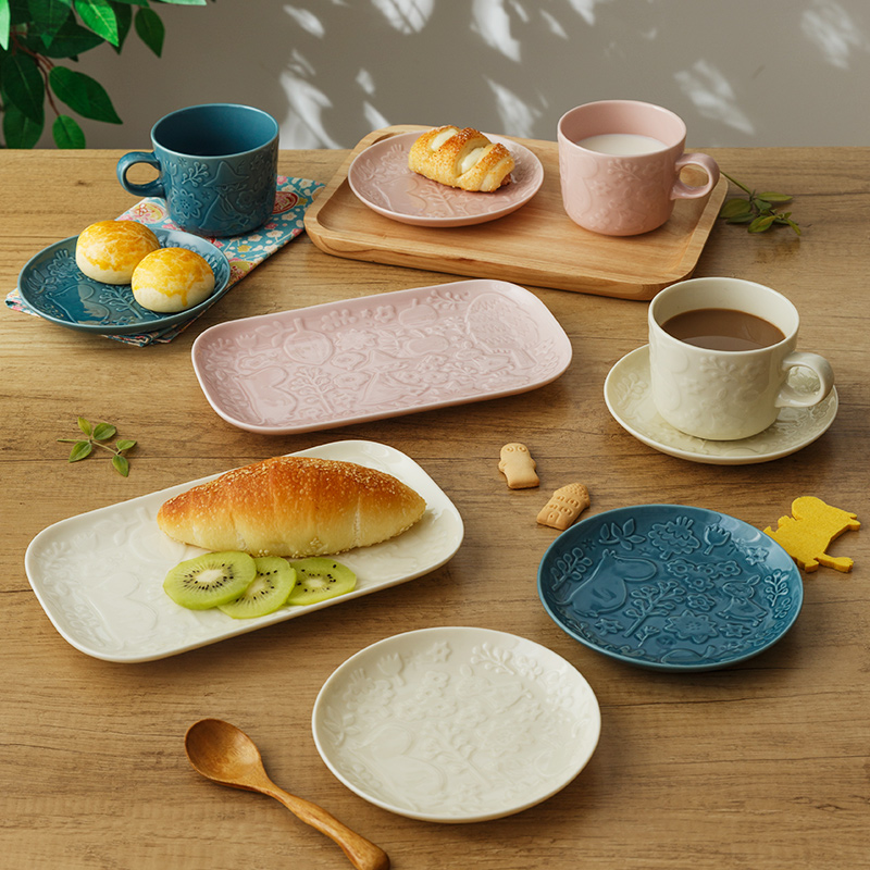 日本进口陶瓷杯浮雕纯色餐具