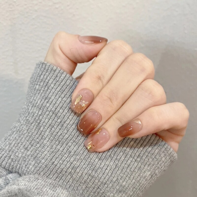 焦糖琥珀色冬渐变手工穿戴甲美甲