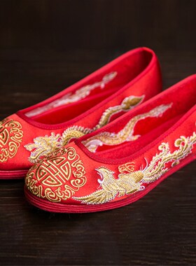 红色婚鞋新娘鞋老北京中式龙凤褂秀禾鞋千层底平底跟绣花鞋女