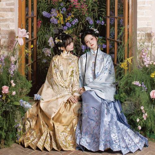 明制华丽少女风精美织金马面裙