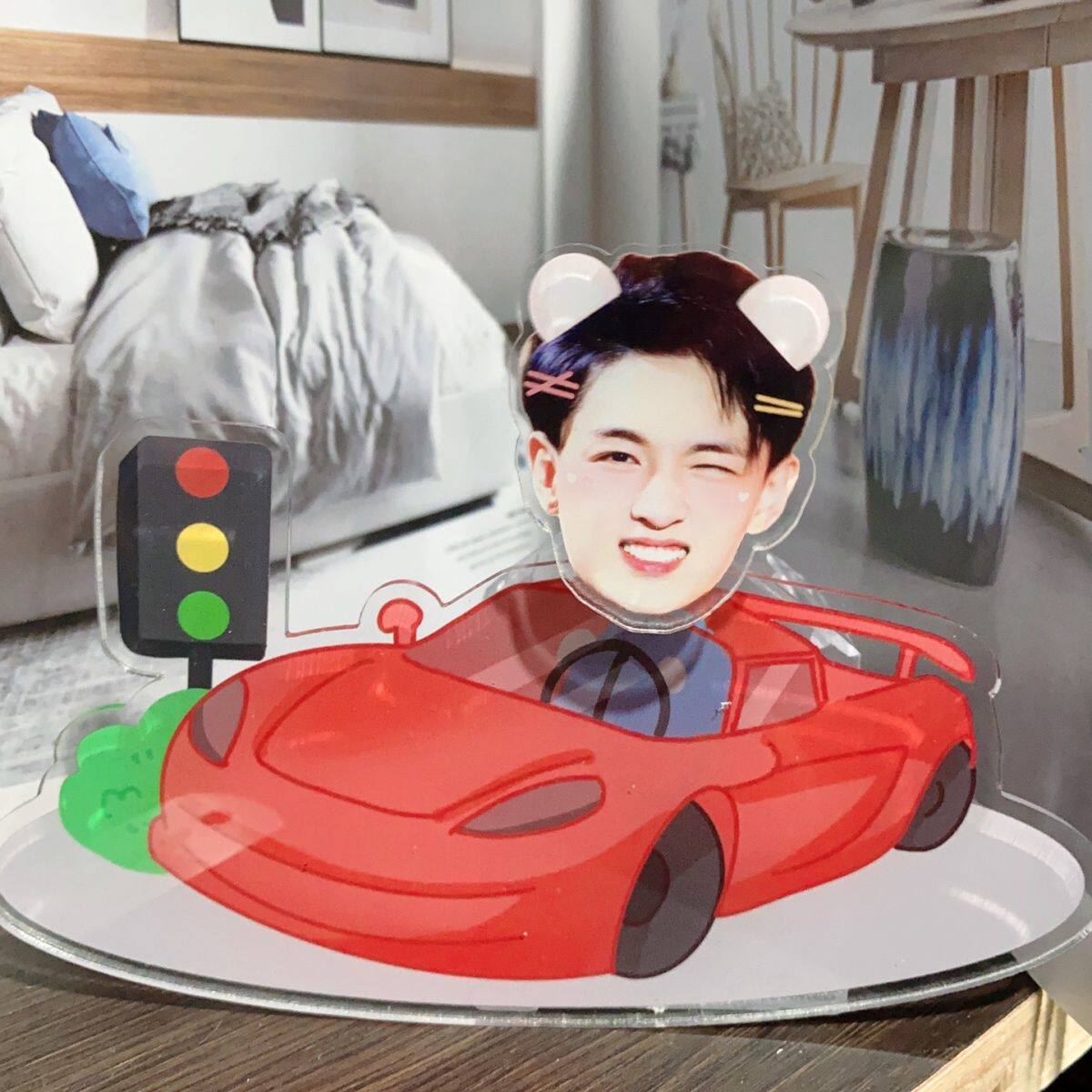 原创秦霄贤周边应援卡通q版立牌摆件礼品生日礼物摇头摆件