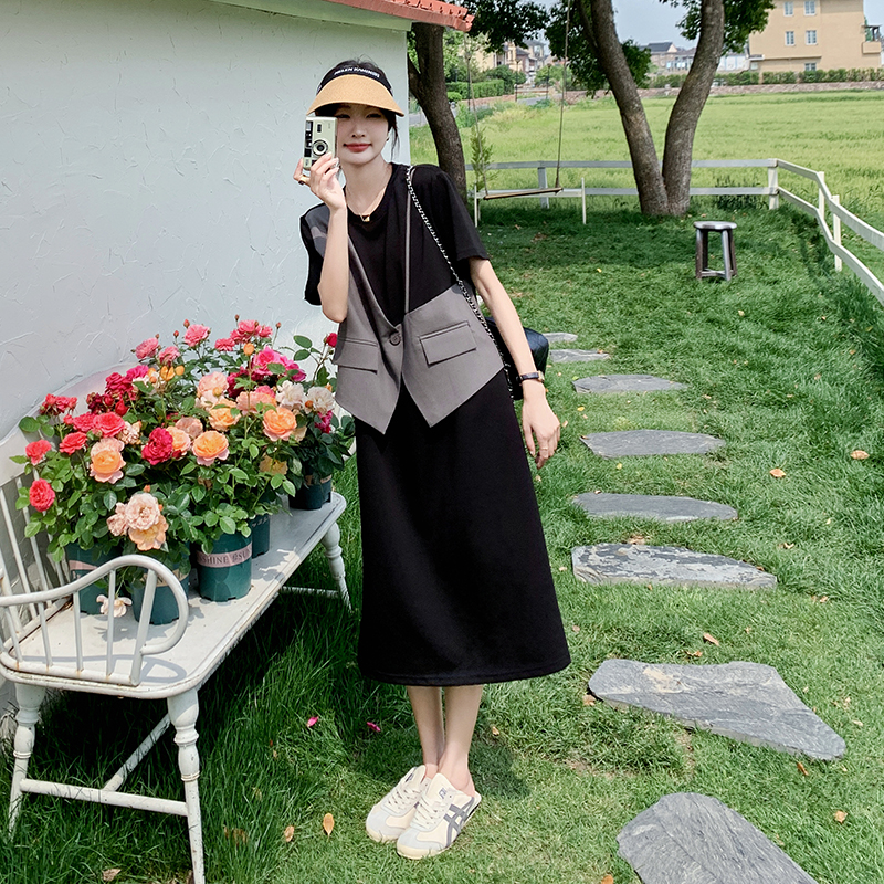 假两件拼接黑色连衣裙女2025夏新款高级感小众设计休闲显瘦T恤裙