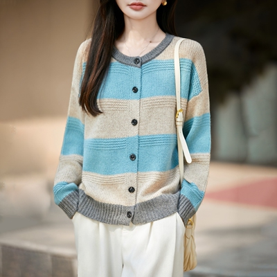 慵懒风条纹撞色针织开衫女保暖