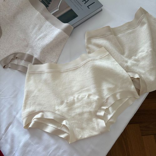 大码简约高级运动风女士平角裤