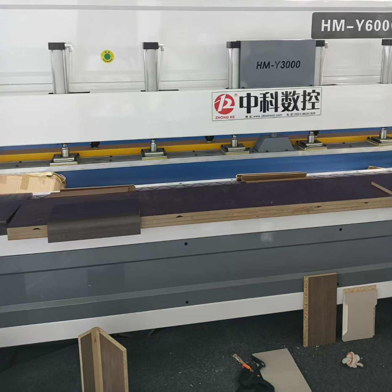 伺服连续软成型家具圆弧折弯机