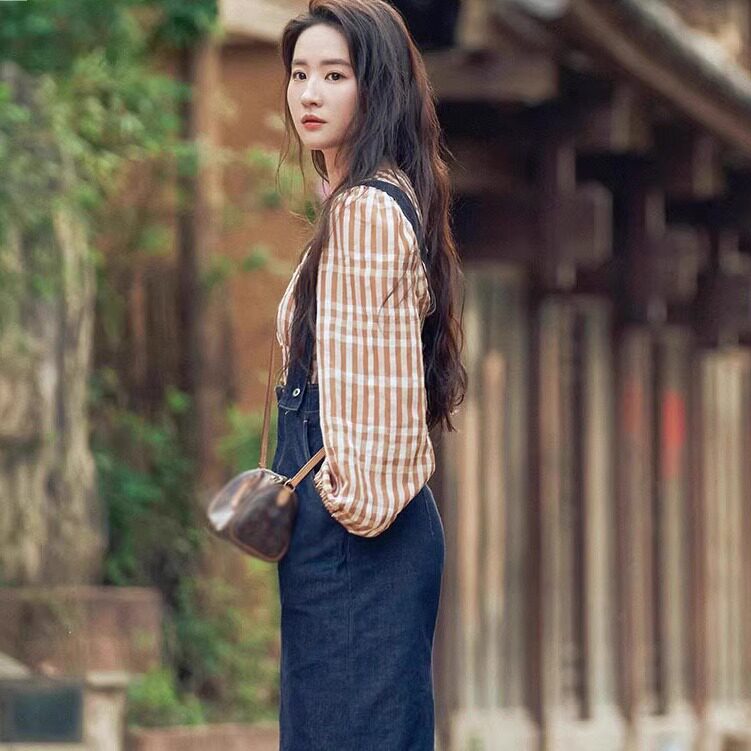 星芭莎 去有风的地方刘亦菲许红豆同款 条纹衬衫牛仔背带裙套装女