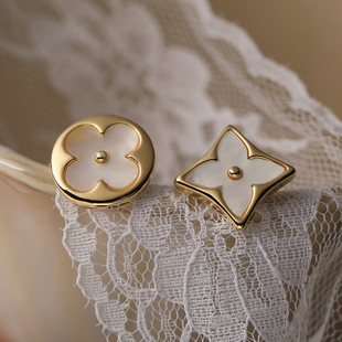 潮 四叶草2025年新品 FRENCH轻度 贝壳气质高级感不对称耳钉女法式