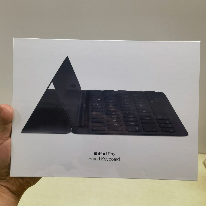 适用于iPad 7/8/9代/10.2寸/10.5寸/AIR3苹果原装A1829智能式键盘