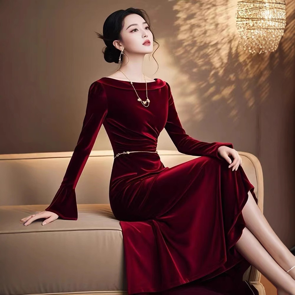 秋上新高端酒红穿搭气质女神范高级感御姐轻熟风金丝绒连衣裙