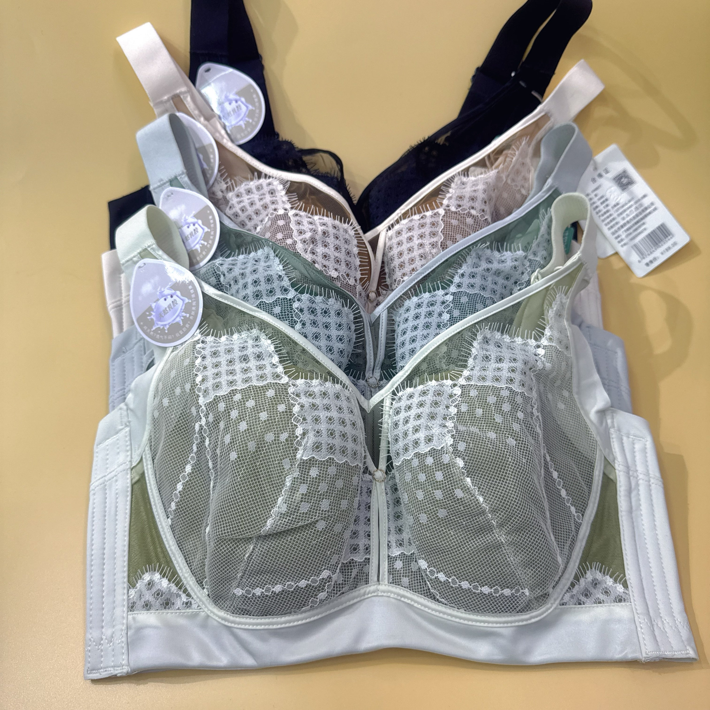软钢圈薄CD杯聚拢调整型文胸大胸显小性感蕾丝内衣女收副乳防下垂