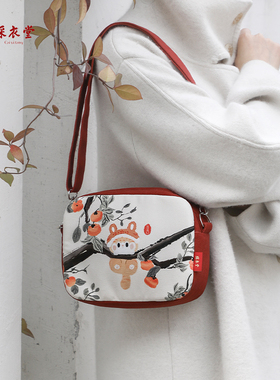 彩衣堂国风猫咪斜挎单肩包手机包女口红包零钱相机包可爱方包AC