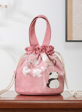 彩衣堂国风可爱熊猫抽绳束口袋手提手拎女手机遛弯包水桶学生粉AC