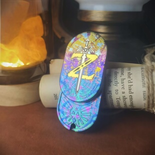 钛合金泼墨塞尔达之剑旋转律动机械推牌MOTEDC解压玩具指尖陀螺