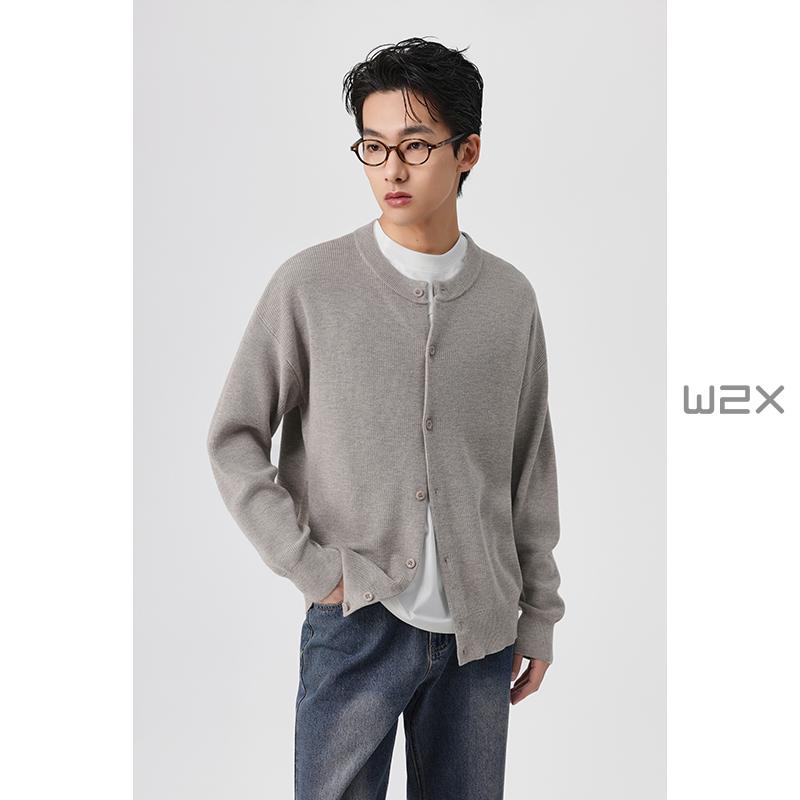 纽扣款收口宽松圆领针织开衫